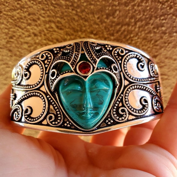 New Carved Goddess Face Garnet 925 Silver Bracelet. - Picture 11 of 12